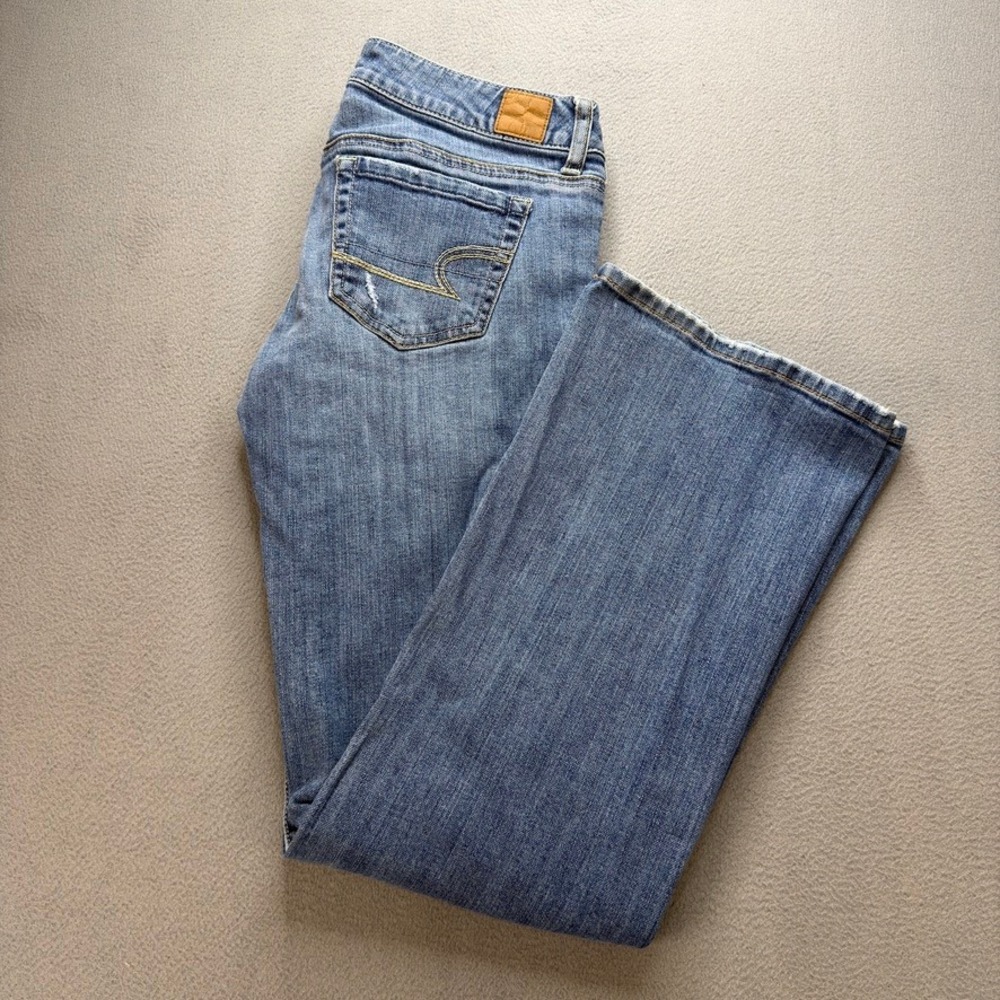 American Eagle Outfitters Medium Light Blue Boyfriend Jeans